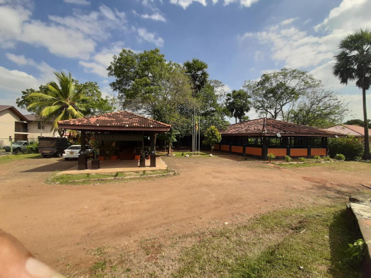 Mihintale Heritage Rest House Hotel Exterior photo